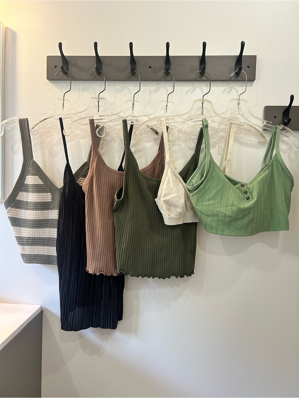 Women’s Tank Lot • Large